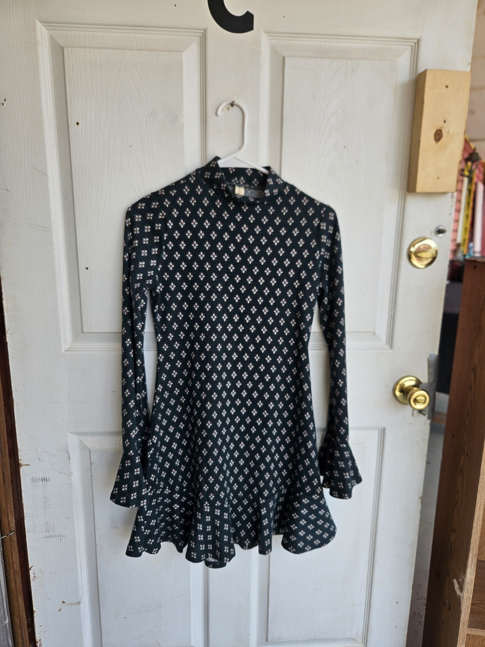 BeBop Green Printed Long-Sleeve Ruffle-Hem Casual Dress Size XS Nwt Holiday